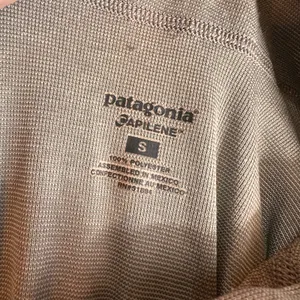 Patagonia Capilene Grey Zip Pullover Size Small thumbnail 4