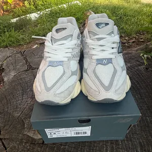 New Balance 9060 Women Sneakers Shoes Size 4.5 thumbnail 2