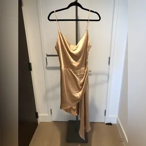 Elliatt Gold Jacinda High Low Dress Size M thumbnail 2