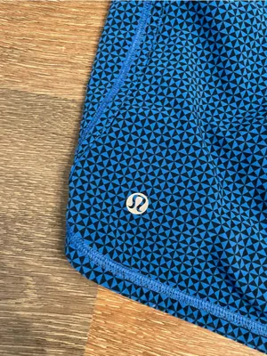 lululemon athletica Groovy Run Shorts Athletic geometric pattern Size 10 thumbnail 3