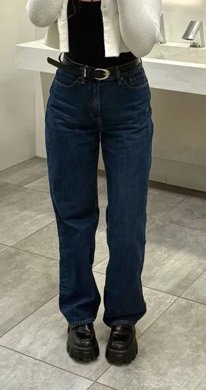 Abercrombie Curve Love High-Rise Loose Jeans thumbnail 1