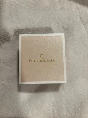 Charlotte & Lexi E Necklace Gold thumbnail 2