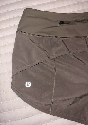 Lululemon Shorts 2.5" thumbnail 4