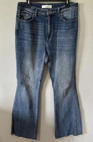 KanCan Boot Cut‎ Flare Stretch Jeans Size 11/29 Light Medium Wash Raw Hem thumbnail 1