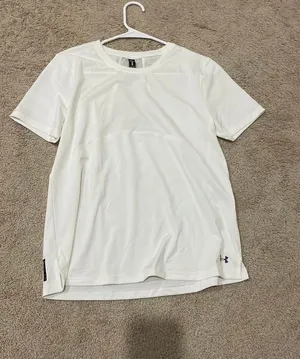 White Under Armour Top Women’s thumbnail 1