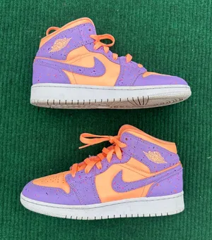 Air Jordan 1 Mid SE GS 'Atomic Pulse' Size 5.5y Women’s Size 7 thumbnail 1