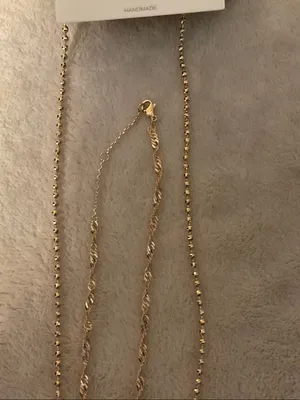 Layered Gold Necklace with Emerald-Green Pendant thumbnail 4