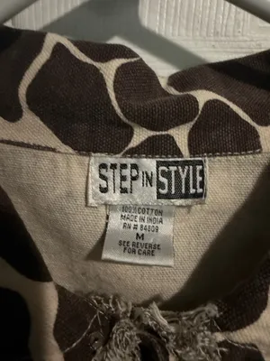 Step n Style Women’s Brown & Cream Giraffe-Print Jeweled Jean Jacket. Size M thumbnail 6