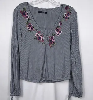 Abercrombie & Fitch Embroidered Striped Peasant Blouse Size Medium thumbnail 1