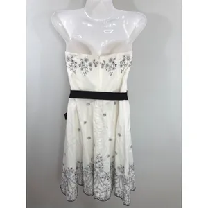 White House Black Market White Floral Embroidered Strapless Dress Women 6 A-Line thumbnail 6