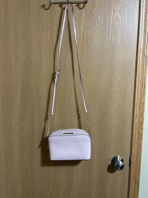 Michael Kors Pink Crossbody Purse thumbnail 8