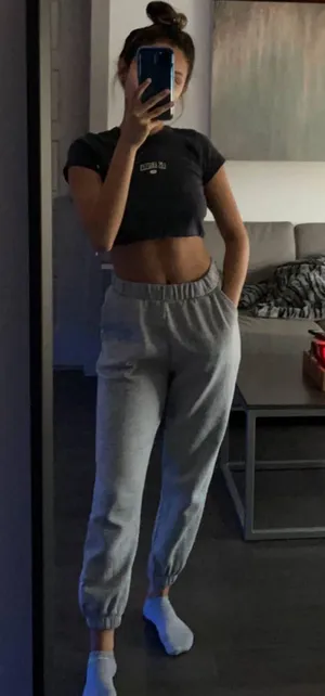 Brandy Melville Top Crop thumbnail 1