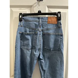 J. Crew Blue Vintage Crop Ankle Length Jeans Structured Cotton Distressed Denim. thumbnail 6