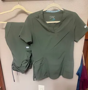 EPIC by IRG Scrub Set Green Size XS thumbnail 1