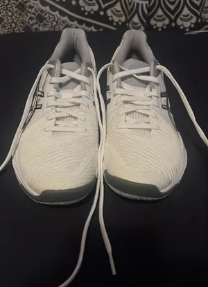 ASICS Volleyball / Court Shoes thumbnail 1