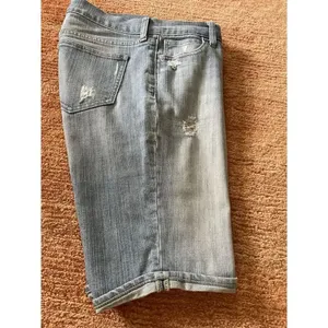 Old Navy Women’s Blue Destroyed Shorts Bermuda Size S thumbnail 8