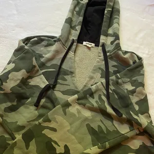 Cropped Hoodie thumbnail 1