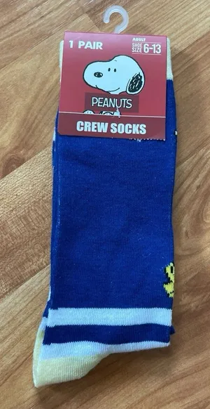 Peanuts‎ Snoopy Crew Socks Adult Size 6 thumbnail 1