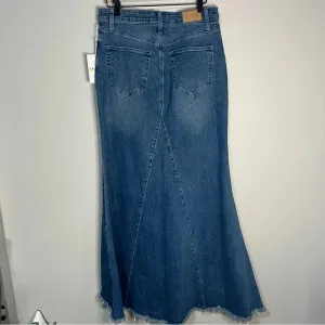 NWT Show Me your Mumu Reba Denim Maxi Skirt size 27 thumbnail 12