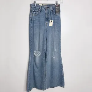 NWT‎ Levi’s Women’s High Rise Loose Flare Leg Relaxed Ripped Knee Size 25 x 32 thumbnail 2