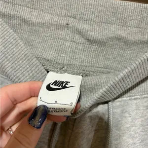 Nike joggers thumbnail 2