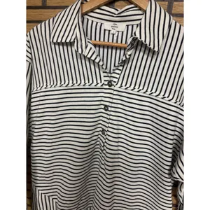 Entro White And‎ Black Stripe Top Size Small thumbnail 3
