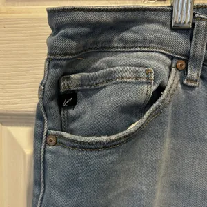 KanCan Jeans Womens 3XL Stretch Light Wash Distressed Ankle High Rise Denim‎ thumbnail 3