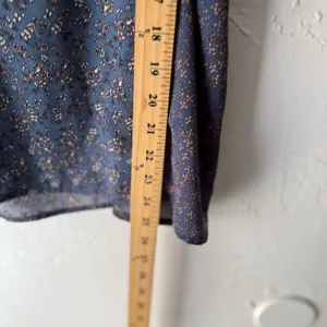 Love Olive CO Size Medium Blue Floral Peasant Ruffle Sleeve‎ thumbnail 7