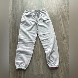 Pretty Little Thing NWT ASH GREY THICK OVERSIZED JOGGERS M thumbnail 2