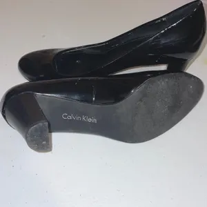 Calvin Klein Womens Black Patent Leather Round Toe Block Heel Pumps Size 7.5 thumbnail 6