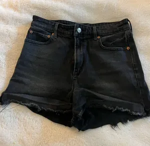 American Eagle Denim Stretch Black Shorts thumbnail 1