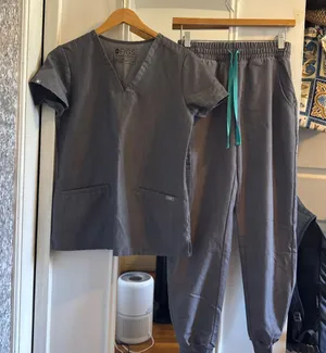  Figs Heathered Grey Women’s Top & Joggers Set  thumbnail 1