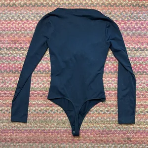 Abercrombie & Fitch Black Soft Af Long Sleeve Cut Out Bodysuit Thong Fit thumbnail 5