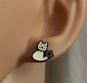 2 pairs of cat stud earrings thumbnail 4