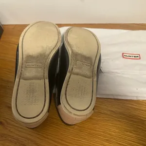Hunter Willemberg Boat Shoes Black Patent and Soft Pink 7.5 thumbnail 9