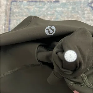 Lululemon Wunder Train Shorts 6” Green thumbnail 3