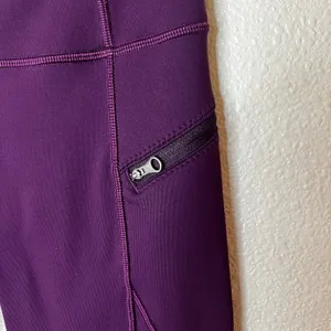 Lululemon purple fleece leggings with zipper thigh pockets WOMENS 6 thumbnail 3