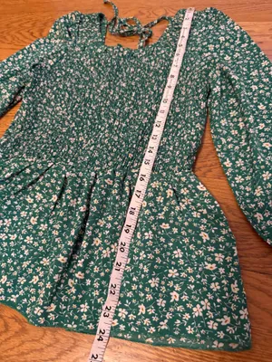 Green peplum-style blouse with a ditsy floral print size M thumbnail 9