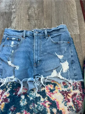 Abercrombie the mom High-Rise Distressed Denim Shorts - Blue thumbnail 4