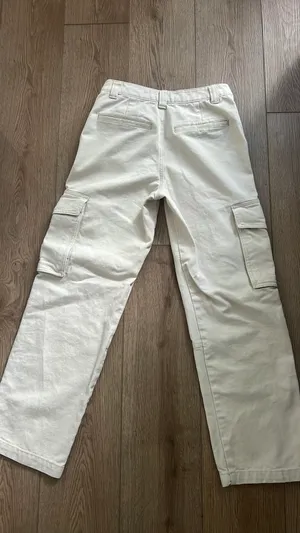 Aritzia cargo pants in cream color size 2 thumbnail 3