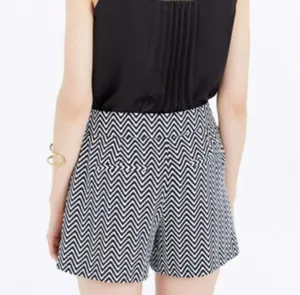 ANN Taylor Chevron Drapey Shorts thumbnail 2