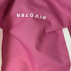 The North Face pivoter Fuchsia Backpack thumbnail 2