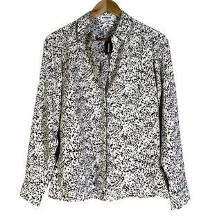NWT Express Portofino Button Down Top Womens XS White Red Animal Print Career thumbnail 1