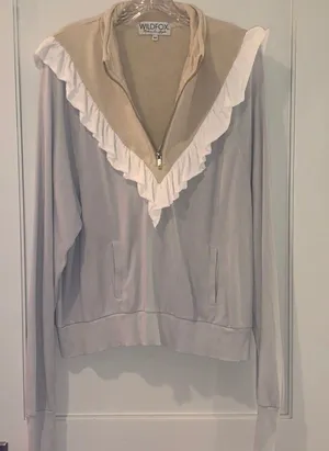 Wildfox SZ M  Prima Light Weight Pullover Excellent Cond! thumbnail 2