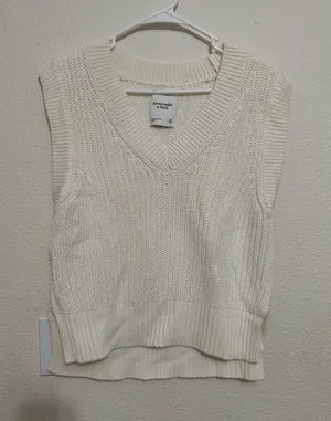 Abercrombie & Fitch Cream V-Neck Knit Vest thumbnail 2