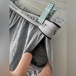 Victoria’s Secret‎ Gray Cotton Lounge Joggers Fold Over Waistband thumbnail 4