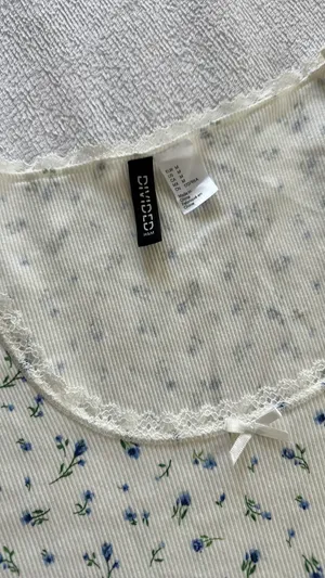 H&M Lace-Trimmed Cotton Top thumbnail 2