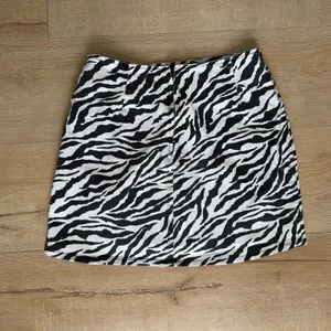 Motel zebra-print mini skirt ♡ thumbnail 3