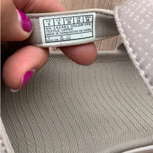 COMFY SKECHERS sandals🌷 thumbnail 5