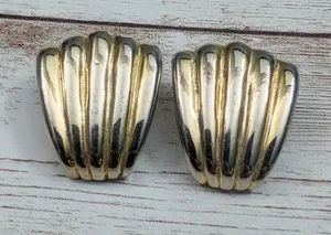 Vintage Clip On Earrings - Just Over 1" Gold Tone & Silver Tone thumbnail 1